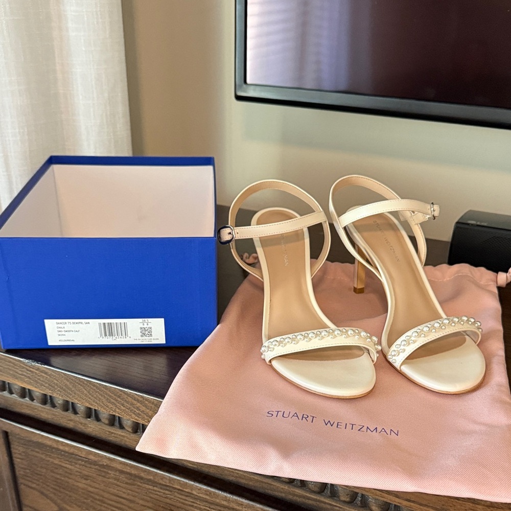Stuart Weitzman Cream Pearl Embellished Heels - Picture 5 of 7